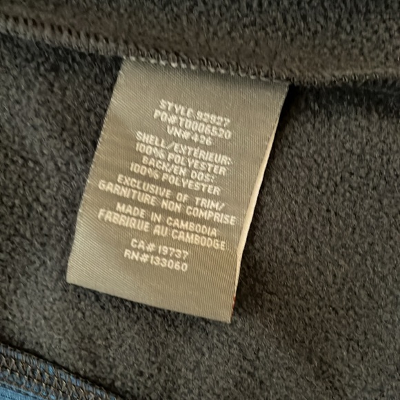 Brand new , just cut the tug Nice coat - Picture 4 of 6